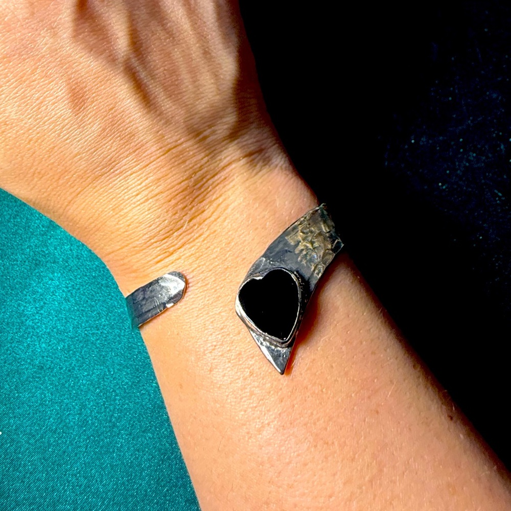 Vintage‎ Silver Tone Heart Cutout Cuff Bracelet